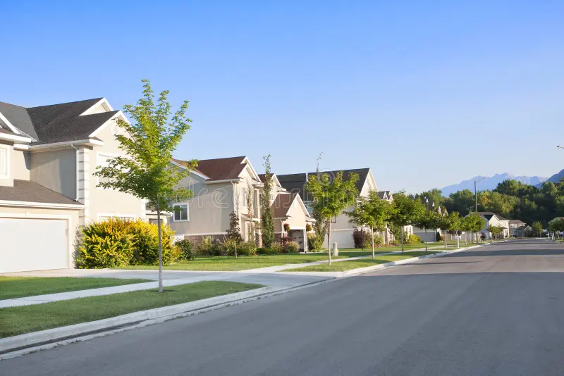 peaceful-neighborhood-21093154